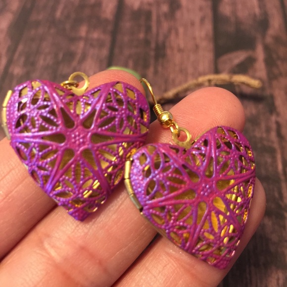 pink & iridescent purple heart locket earrings - Picture 5 of 9
